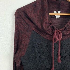 Vanity Y2K Cowl Neck Colorblock Sweater With Lace Front Panel Size M